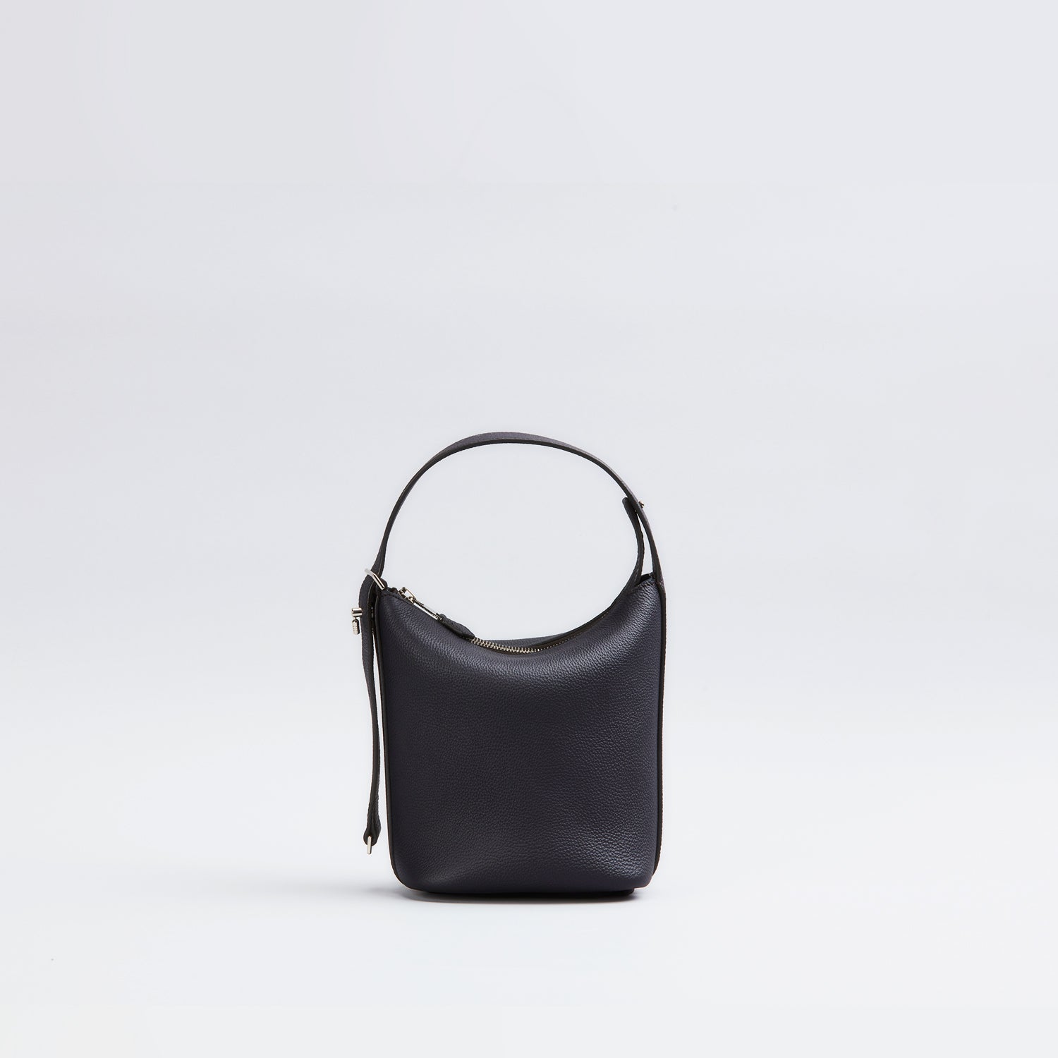 鞄を選ぶ – 大峽製鞄