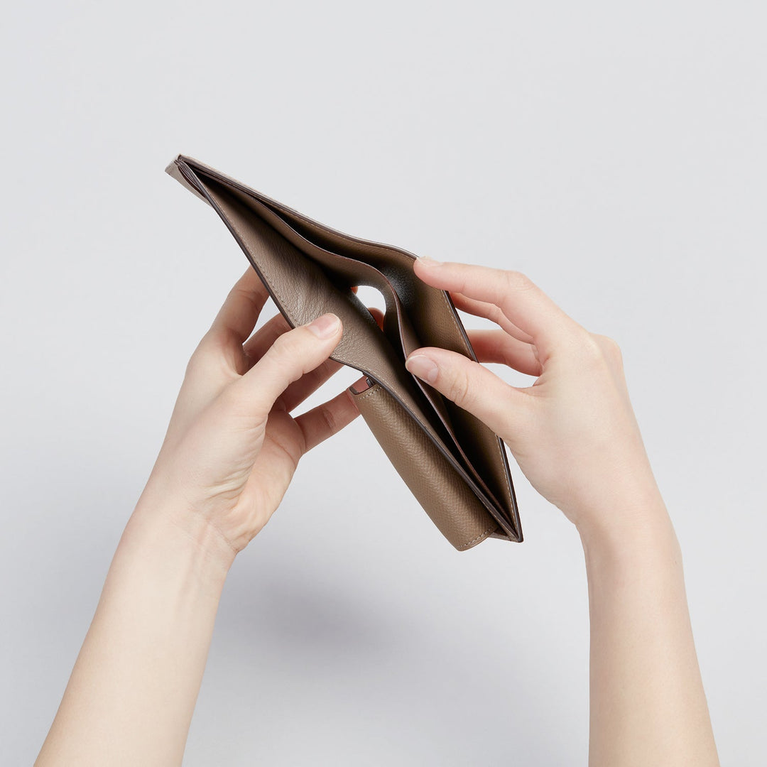 大峽製鞄 二つ折り財布　カーフ　馬蹄ケースセット OhbaⓇLabo.－財布｜二つ折り財布｜札入れ小銭つき【R-002-MBL】 – 大