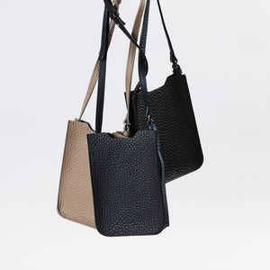 鞄を選ぶ – 大峽製鞄