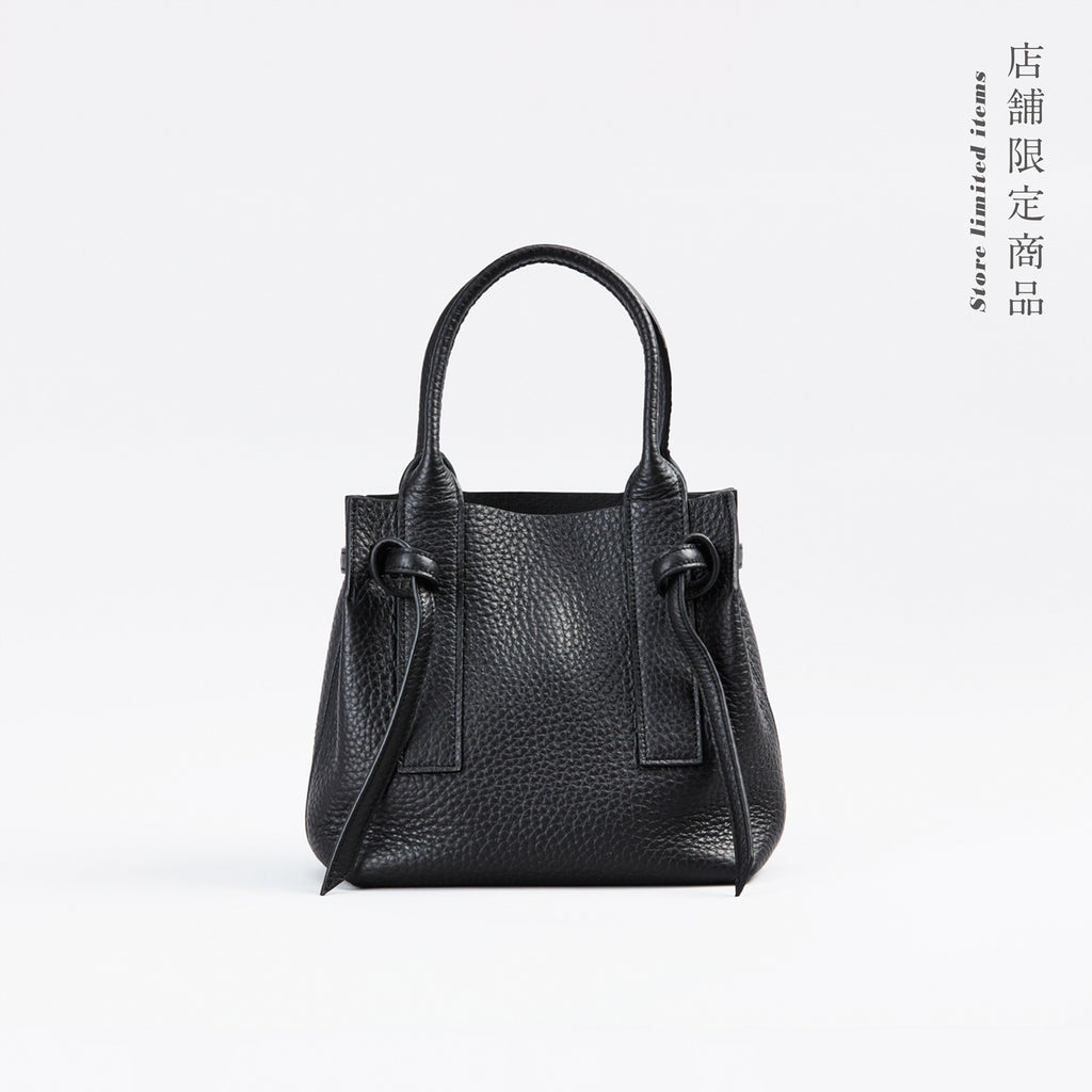 1383-3-QTW_blackLOGO_1024x1024