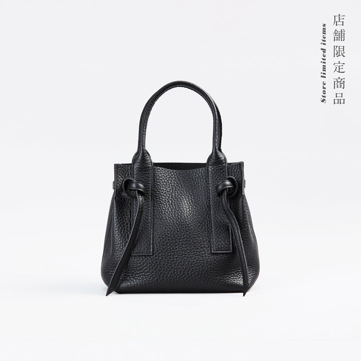 1383-3-QTW_blackLOGO_720x.jpg?