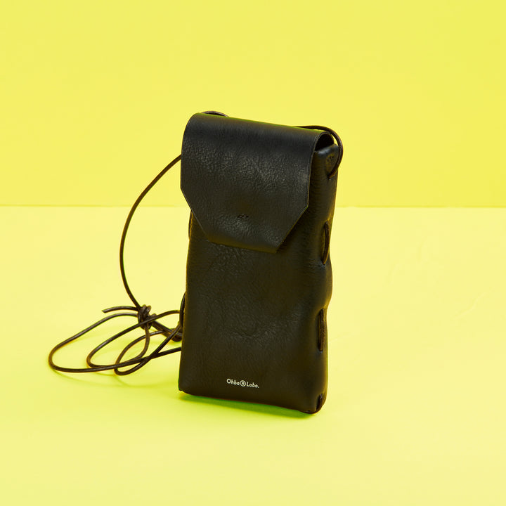 Mrs. GREEN APPLE ショルダーポーチ ブラック イエロー OhbaⓇLabo.－【 R-022-MBX 】スマホショルダー〈 ネックポーチ
