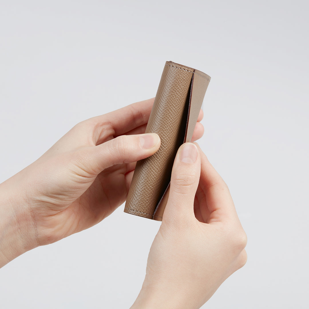 Naef ネフ社　チョープ CHEOP（青） 廃番品 大峽製鞄(おおばせいほう)－名刺入れ 扇マチ｜ヨーロピアン